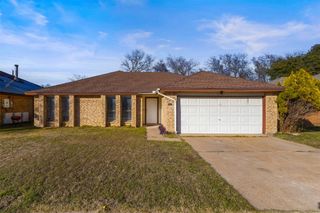 812 Bentle Street, Cedar Hill, TX 75104