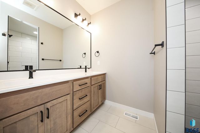 725 S Granite Cir Circle, Tea, SD 57064