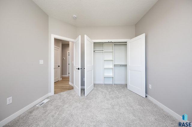 725 S Granite Cir Circle, Tea, SD 57064