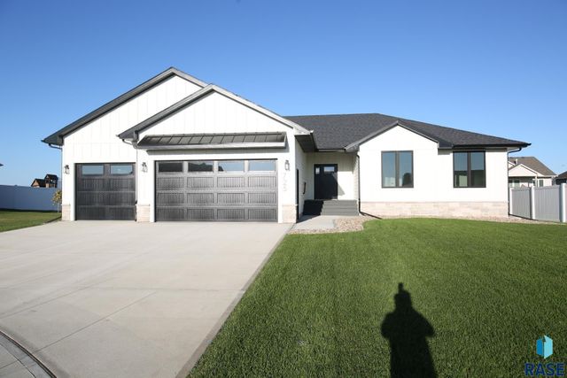 725 S Granite Cir Circle, Tea, SD 57064