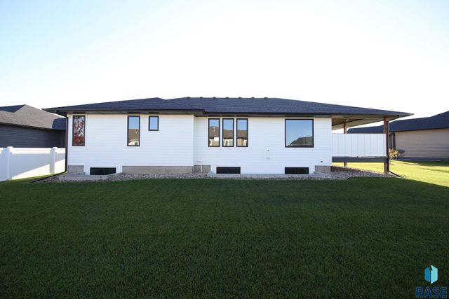 725 S Granite Cir Circle, Tea, SD 57064