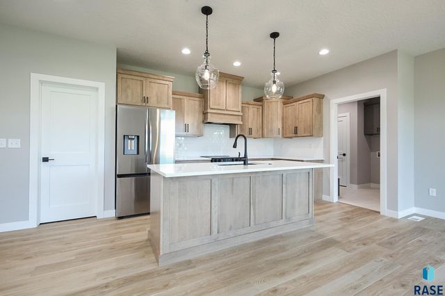 725 S Granite Cir Circle, Tea, SD 57064