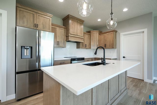 725 S Granite Cir Circle, Tea, SD 57064