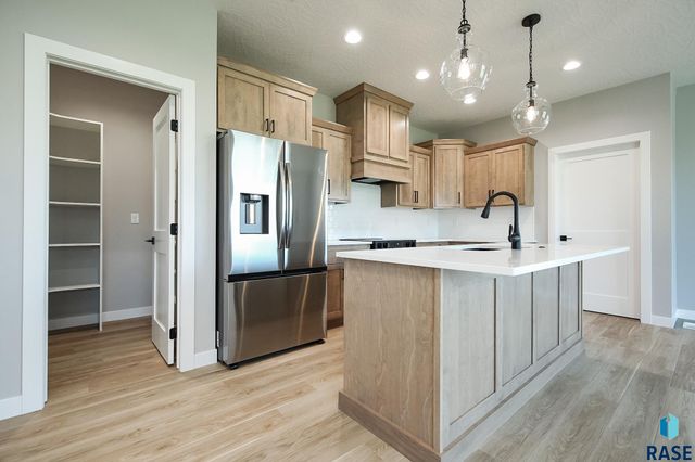 725 S Granite Cir Circle, Tea, SD 57064