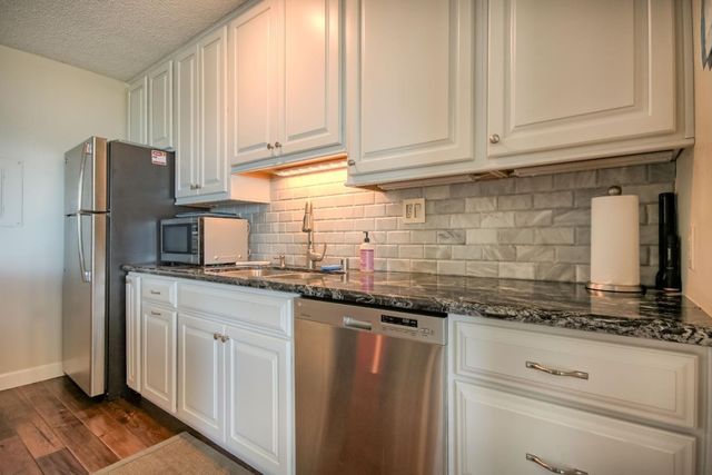 825 Balboa Avenue 205, Capitola, CA 95010