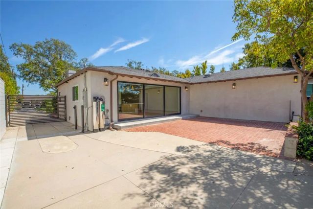 641 E Grinnell, Burbank, CA 91501