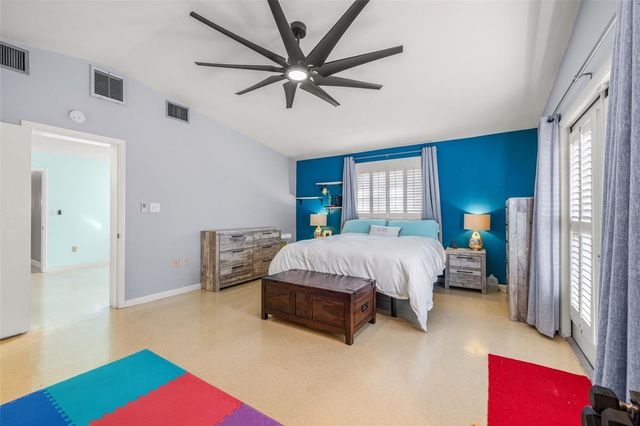 744 63RD AVENUE N, St Petersburg, FL 33702