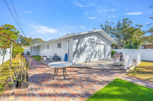 744 63RD AVENUE N, St Petersburg, FL 33702