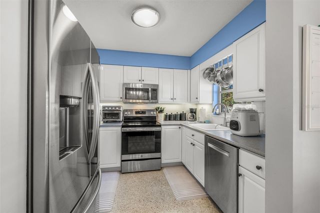 744 63RD AVENUE N, St Petersburg, FL 33702