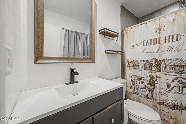 8137 W MONTECITO Avenue, Phoenix, AZ 85033