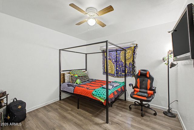 8137 W MONTECITO Avenue, Phoenix, AZ 85033