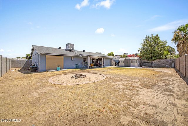 8137 W MONTECITO Avenue, Phoenix, AZ 85033