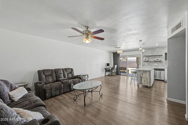 8137 W MONTECITO Avenue, Phoenix, AZ 85033