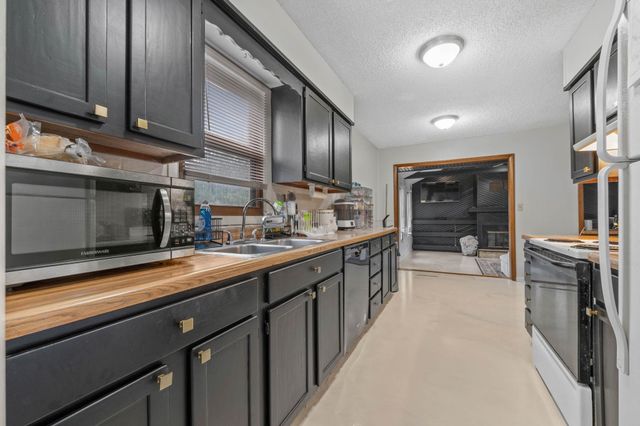 1418 Money St, Augusta, KS 67010