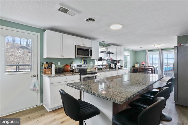 13903 WOLFSVILLE RD, Smithsburg, MD 21783
