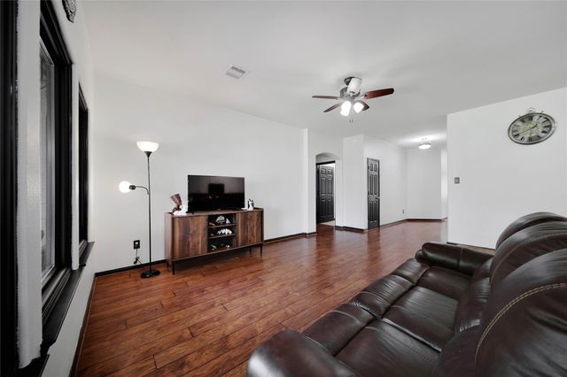 614 Linden Manor Court, Spring, TX 77373