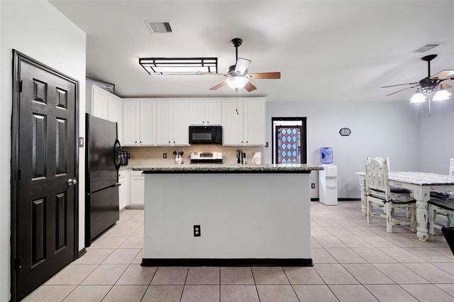 614 Linden Manor Court, Spring, TX 77373