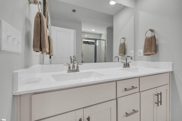 204 Brochaill Court, Piedmont, SC 29673