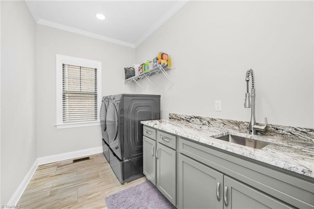 8206 Arbor Ridge Lane, Clemmons, NC 27012