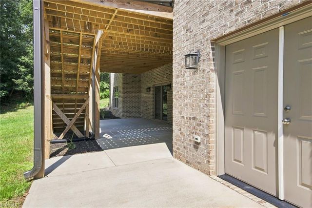 8206 Arbor Ridge Lane, Clemmons, NC 27012