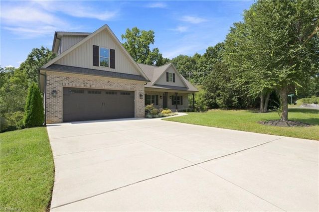 8206 Arbor Ridge Lane, Clemmons, NC 27012