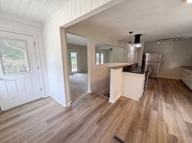 2591 Aldine Street, Roseville, MN 55113