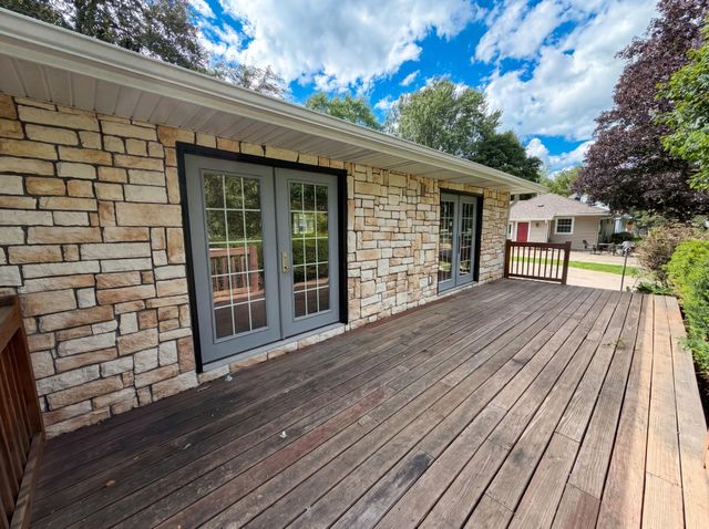 2591 Aldine Street, Roseville, MN 55113
