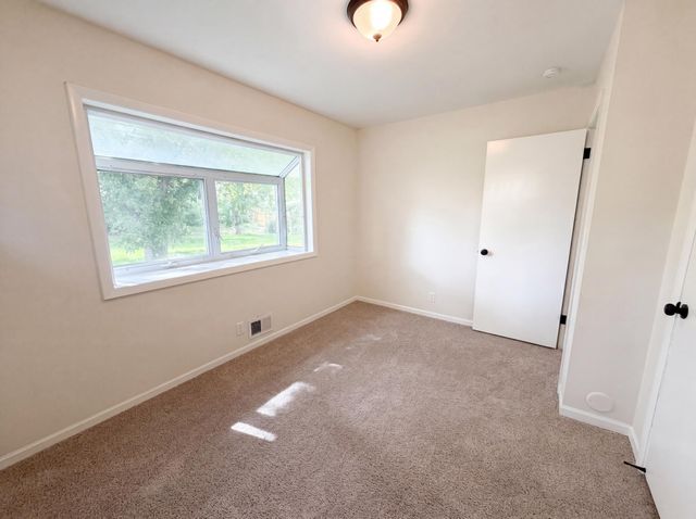 2591 Aldine Street, Roseville, MN 55113