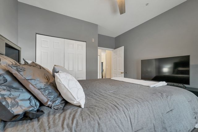 21 Hampshire Rd 111, Methuen, MA 01844