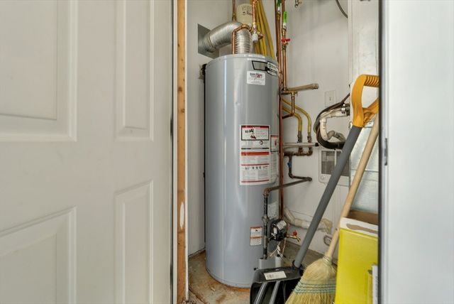 21 Hampshire Rd 111, Methuen, MA 01844