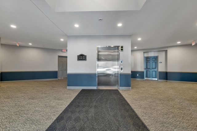 21 Hampshire Rd 111, Methuen, MA 01844