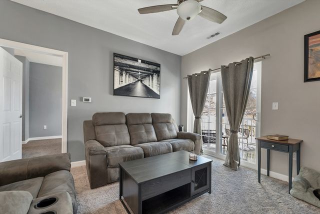 21 Hampshire Rd 111, Methuen, MA 01844