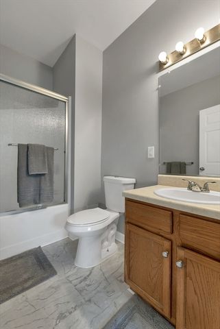 21 Hampshire Rd 111, Methuen, MA 01844