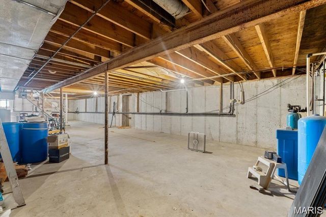 18668 Olive Street Road, Chesterfield, MO 63005