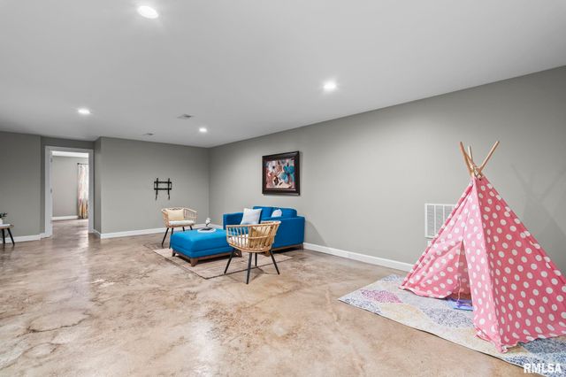 4546 THOMPSON Road, Springfield, IL 62711