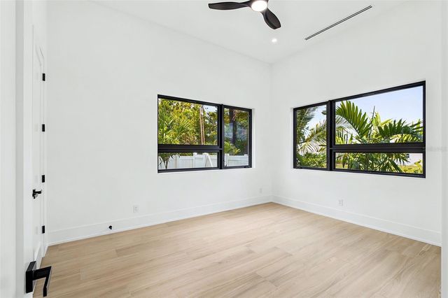 1870 JASMINE DRIVE, Sarasota, FL 34239
