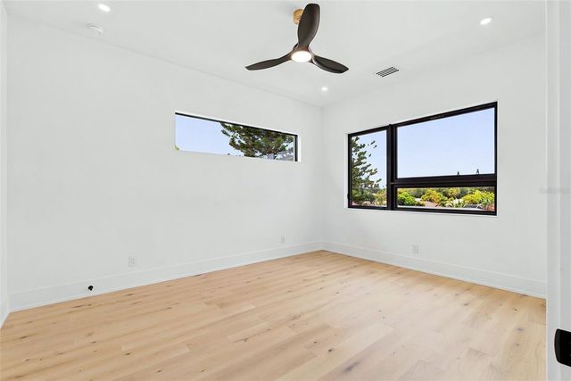 1870 JASMINE DRIVE, Sarasota, FL 34239