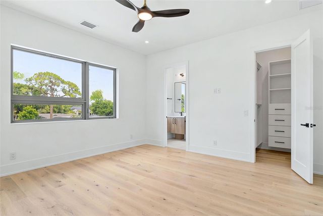 1870 JASMINE DRIVE, Sarasota, FL 34239