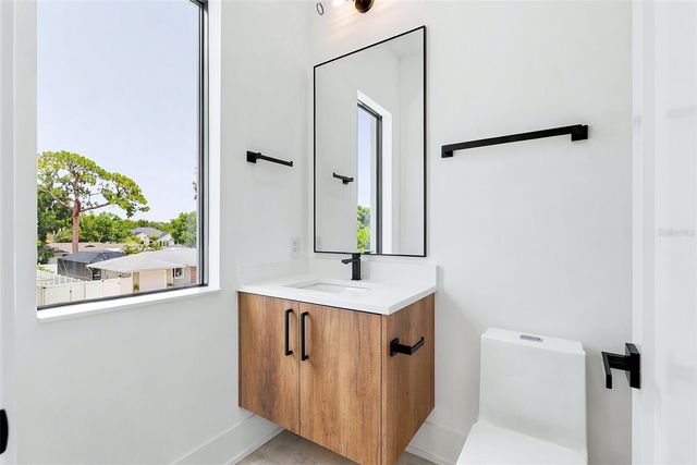 1870 JASMINE DRIVE, Sarasota, FL 34239
