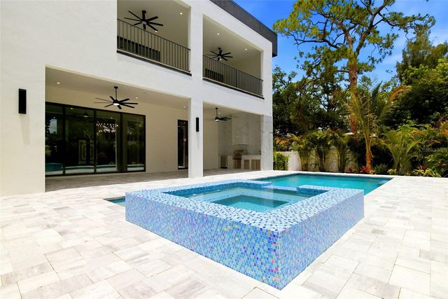1870 JASMINE DRIVE, Sarasota, FL 34239