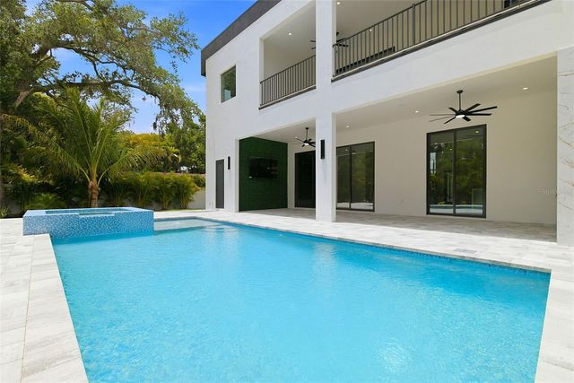 1870 JASMINE DRIVE, Sarasota, FL 34239