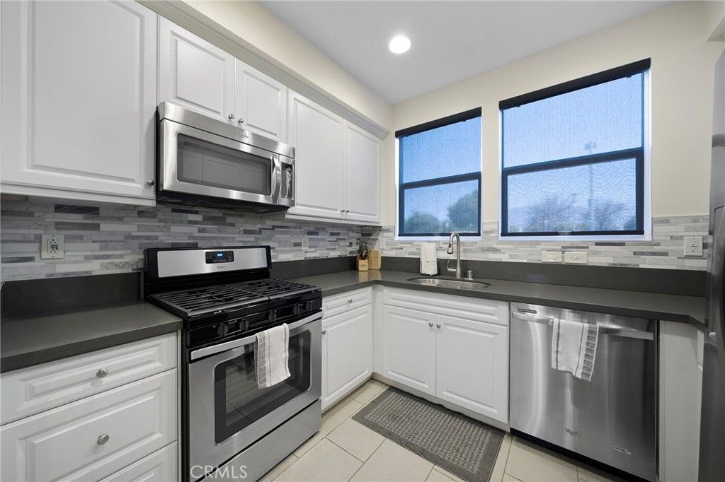 Image 11 of property listing at 4963 Laurel Street C, Montclair, CA 91763