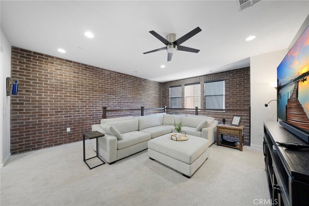 Image 4 of property listing at 4963 Laurel Street C, Montclair, CA 91763