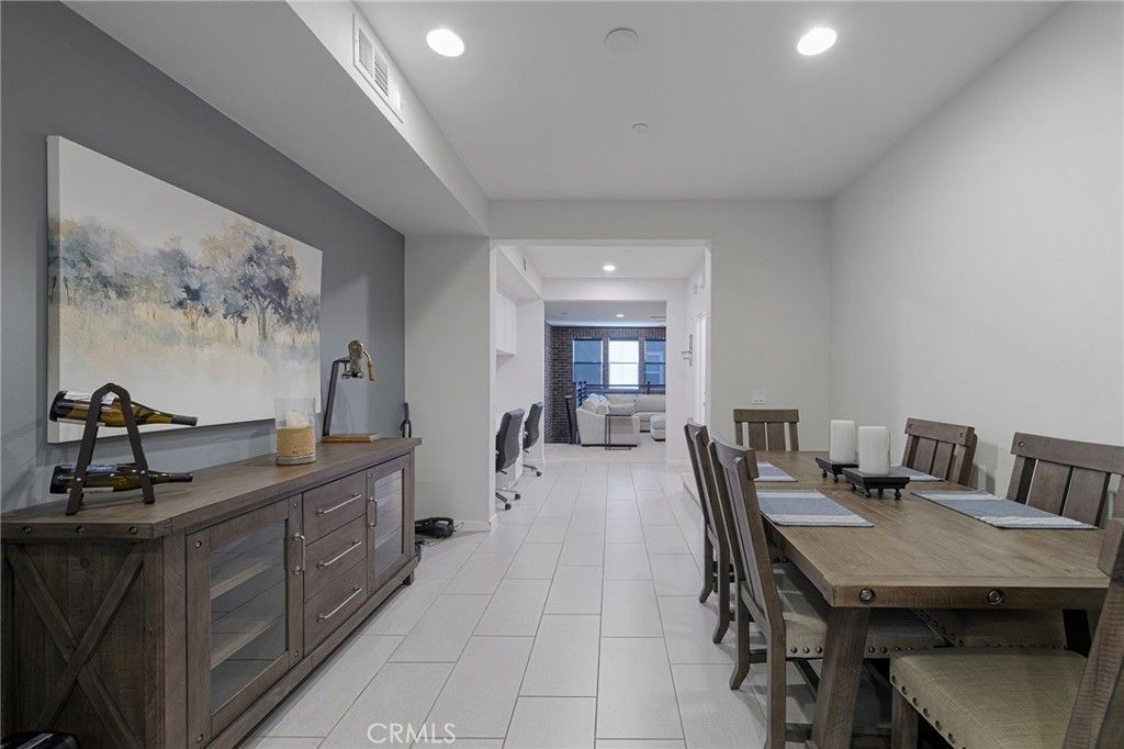 Image 9 of property listing at 4963 Laurel Street C, Montclair, CA 91763