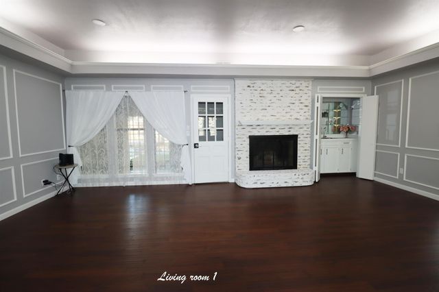 2409 Oakwood Drive, Carrollton, TX 75006