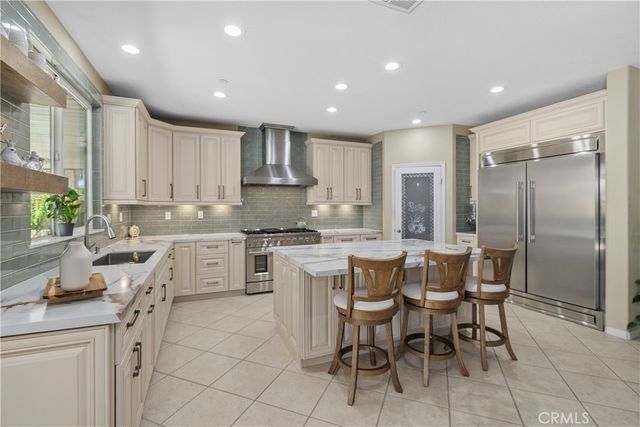 9479 Lost Grove, Riverside, CA 92508