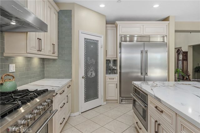9479 Lost Grove, Riverside, CA 92508