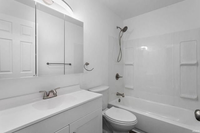 10181 Elsie Street, Osceola, IN 46561