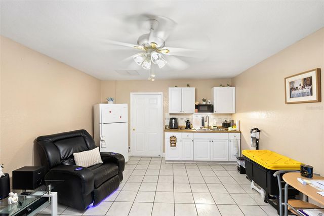 8903 CAMINO VILLA, Tampa, FL 33635