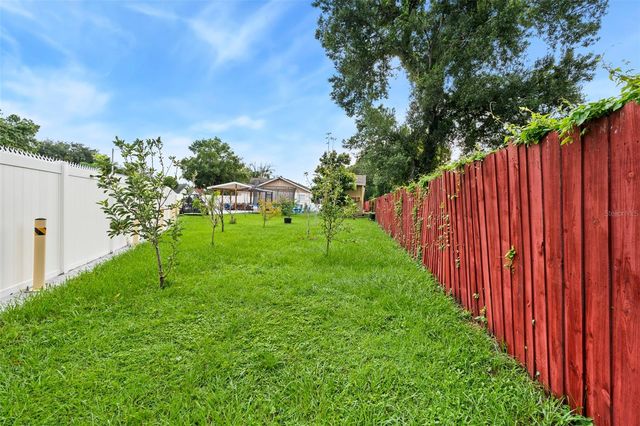 8903 CAMINO VILLA, Tampa, FL 33635